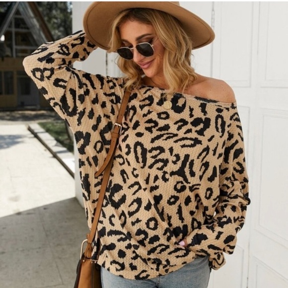 Leopard Print Sweater - Picture 3 of 6